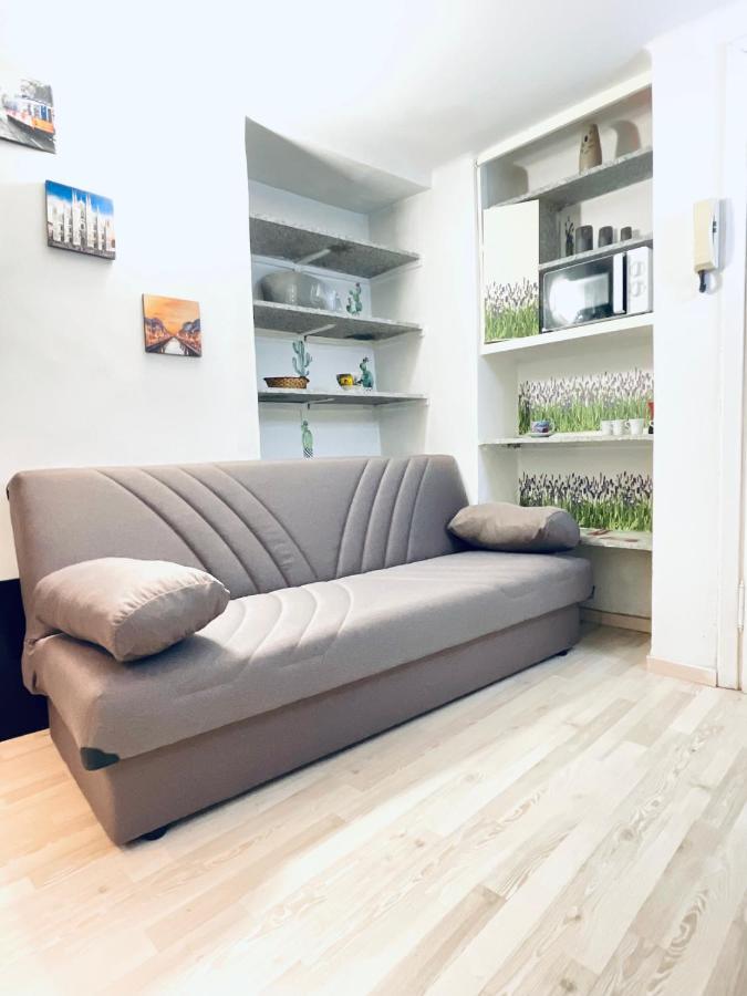 Apartment In 3 Minutes From Duomo Ingresso Via Dei Piatti ميلان المظهر الخارجي الصورة