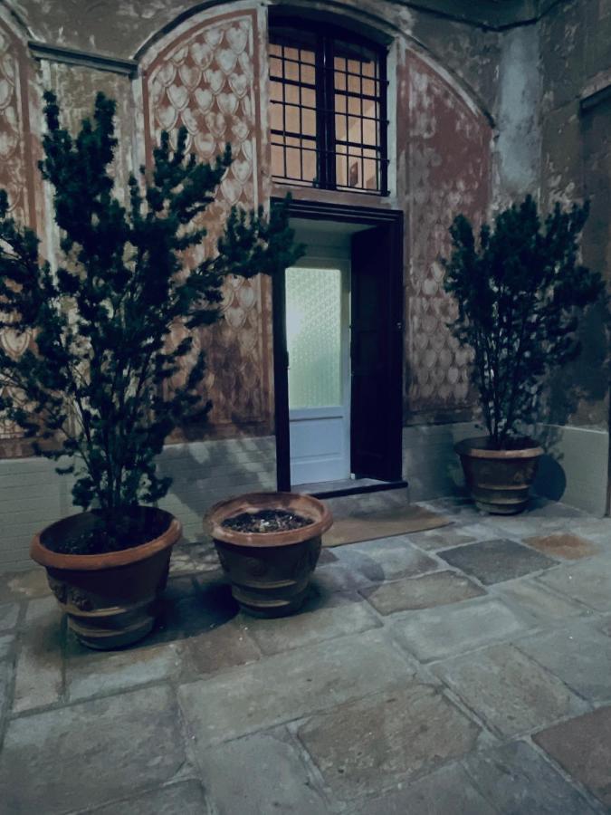 Apartment In 3 Minutes From Duomo Ingresso Via Dei Piatti ميلان المظهر الخارجي الصورة